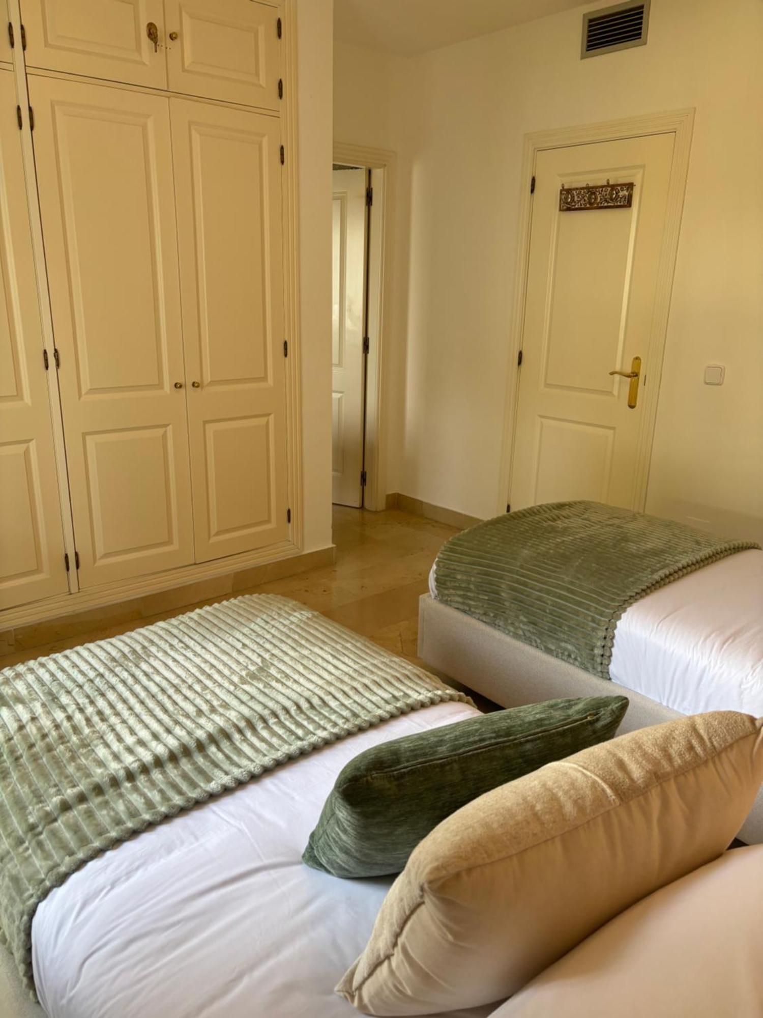 Apartment In El Presidente Beach Side New Golden Mile เอสเตโปนา ภายนอก รูปภาพ