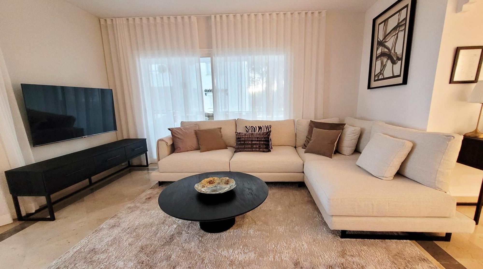 Apartment In El Presidente Beach Side New Golden Mile เอสเตโปนา ภายนอก รูปภาพ