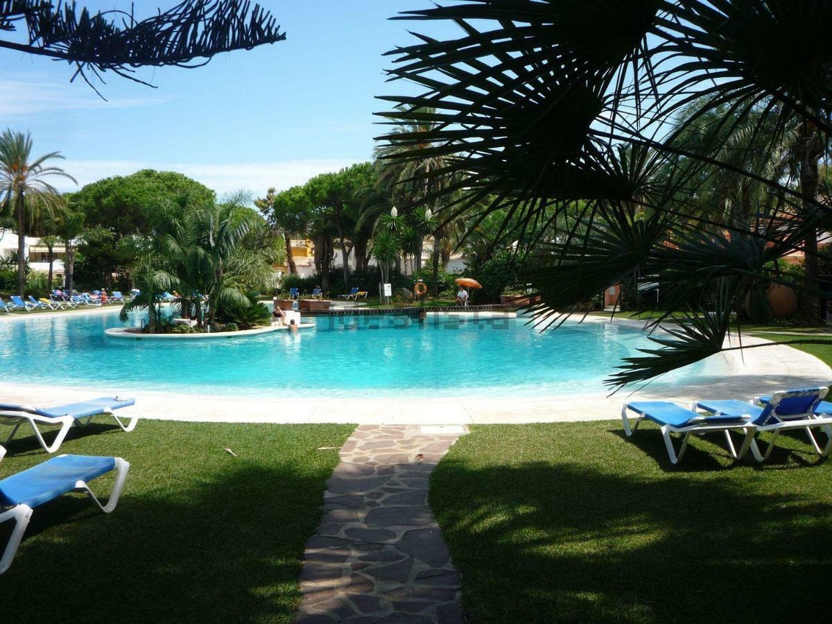 Apartment In El Presidente Beach Side New Golden Mile เอสเตโปนา ภายนอก รูปภาพ